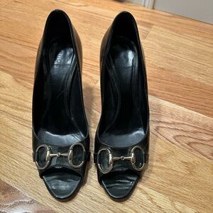 Gucci Horsebit pumps, black patent leather size 8